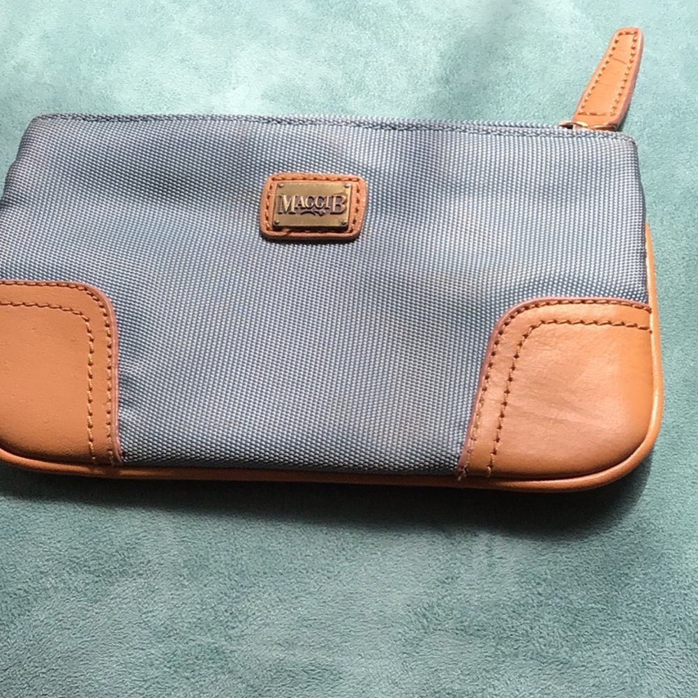 Maggie b clutch